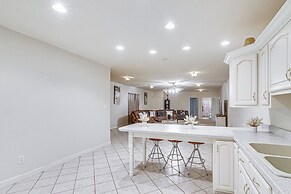 6 Mi to Town: Peaceful Lima Home!