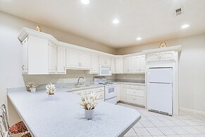 6 Mi to Town: Peaceful Lima Home!