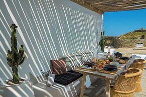 Makarias Traditional Luxury Villas