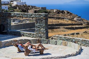 Makarias Traditional Luxury Villas