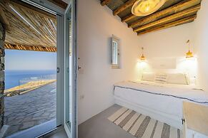 Makarias Traditional Luxury Villas