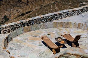 Makarias Traditional Luxury Villas