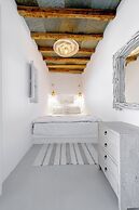 Makarias Traditional Luxury Villas