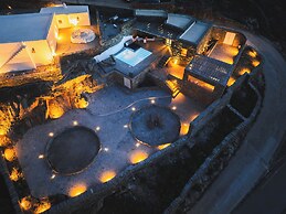 Makarias Traditional Luxury Villas