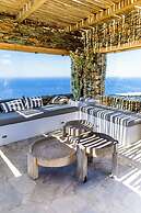 Makarias Traditional Luxury Villas