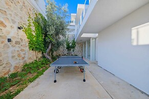 Villa Lumiere 1, Located in the Kızıltaş Area of Kalkan, 8 Guests