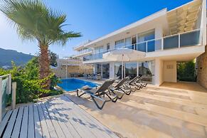 Villa Lumiere 1, Located in the Kızıltaş Area of Kalkan, 8 Guests