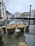 In the Heart of Brosundet! Fully Equipped 3 Bed Room Ap