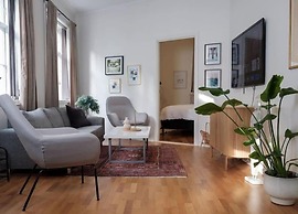 In the Heart of Brosundet! Fully Equipped 3 Bed Room Ap
