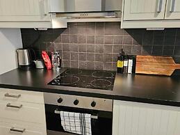 In the Heart of Brosundet! Fully Equipped 3 Bed Room Ap