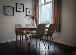 In the Heart of Brosundet! Fully Equipped 3 Bed Room Ap