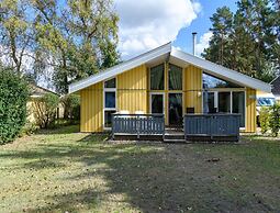 Ferienhaus mit Sauna im Ferienpark Mirow
