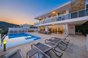 Villa Lumiere 2 Luxurious 4 bed Villa in Kiziltas Kalkan With sea View