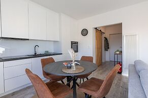 Modern Studio With Parking Space