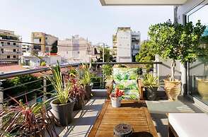 Stylish Boutique Loft With Private Balcony