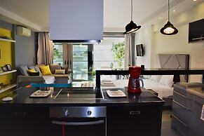 Stylish Boutique Loft With Private Balcony