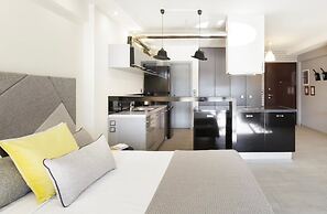 Stylish Boutique Loft With Private Balcony