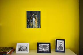 Stylish Boutique Loft With Private Balcony