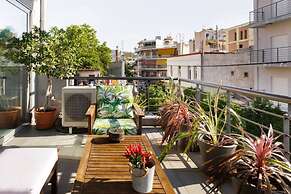 Stylish Boutique Loft With Private Balcony