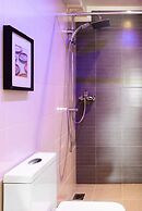 Stylish Boutique Loft With Private Balcony