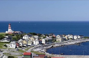 Family Friendly, Free Parking Space, Short Walk to Brosundet