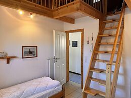 Ferienhaus mit Kaminofen in Burhave