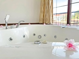 Mia Suites Hotel & Spa