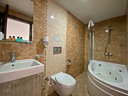 Mia Suites Hotel & Spa