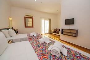 Mia Suites Hotel & Spa