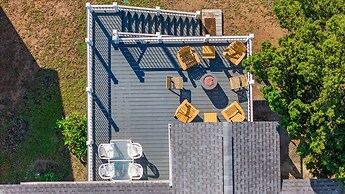 Clodhopper in Garden City