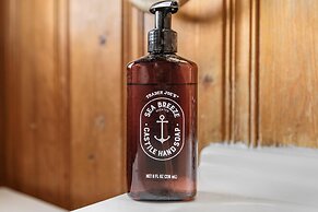 Clodhopper in Garden City