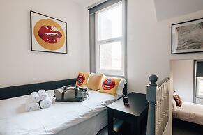 Cosy and Modern Duplex in the Heart of Earls Court