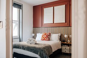 Cosy and Modern Duplex in the Heart of Earls Court