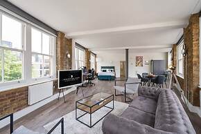 Spacious Bright Oasis in Old Street