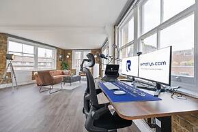 Large 1 Bedroom Studio in Old St