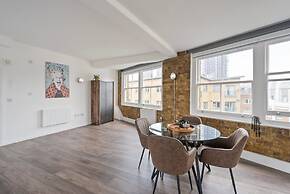 Large 1 Bedroom Studio in Old St