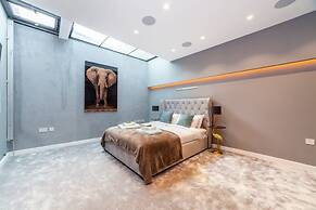 Luxury 3 BDR House With Garden Next to Battersea Park