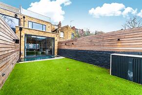 Luxury 3 BDR House With Garden Next to Battersea Park