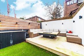 Luxury 3 BDR House With Garden Next to Battersea Park