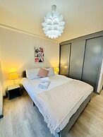 Kensington Gardens 2 Bedroom Flat With a Balcony