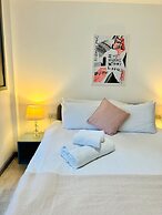 Kensington Gardens 2 Bedroom Flat With a Balcony