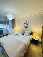 Kensington Gardens 2 Bedroom Flat With a Balcony