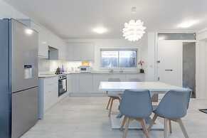 Kensington Gardens 2 Bedroom Flat With a Balcony