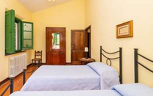 Farmhouse With Exclusive View Between Umbria and Tuscany La Godiola-al