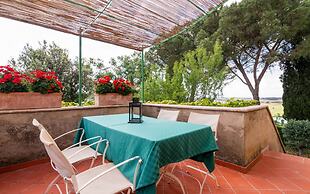 Farmhouse With Exclusive View Between Umbria and Tuscany La Godiola-al