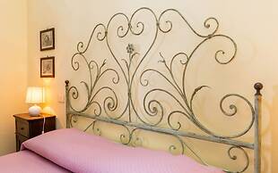 Farmhouse With Exclusive View Between Umbria and Tuscany La Godiola-al