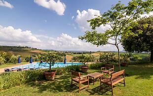 Farmhouse With Exclusive View Between Umbria and Tuscany La Godiola-al