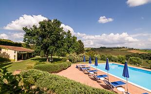 Farmhouse With Exclusive View Between Umbria and Tuscany La Godiola-al