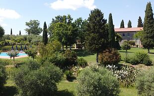 Farmhouse With Exclusive View Between Umbria and Tuscany La Godiola-al