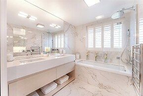 2bed-2bath-aircon-wifi-smarttv-ws98